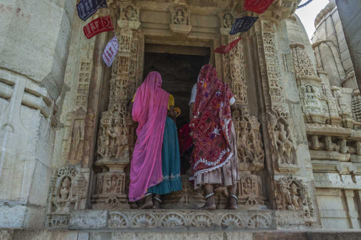22 - India - Chittorgarh - fuerte de Chittorgarh - templo hindu de Sat Bees Dejeri Jain
